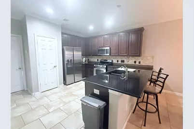 27 Umbria Lane, The Woodlands, TX 77382 - Photo 8