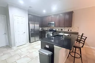 27 Umbria Ln, The Woodlands, TX 77382 - Photo 8