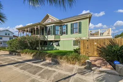 2102 Avenue P, Galveston, TX 77550 - Photo 2