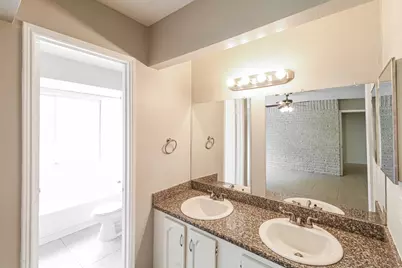2811 E Birchdale Drive, Missouri City, TX 77489 - Photo 14