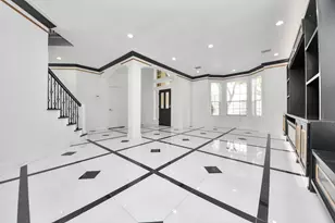 11502 Valley Pike Ct, Sugar Land, TX 77498 - Photo 8
