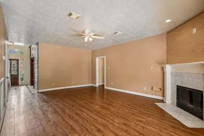 907 Remington Court, Friendswood, TX 77546 - Photo 4