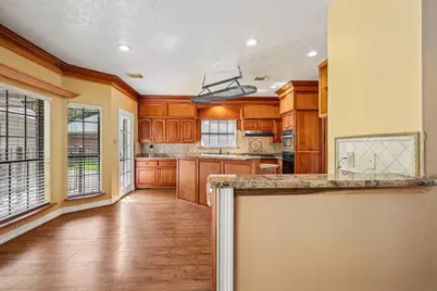 907 Remington Court, Friendswood, TX 77546 - Photo 6