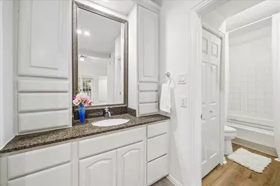 11711 Memorial Drive #105, Houston, TX 77024 - Photo 12