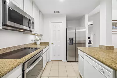 11711 Memorial Drive #105, Houston, TX 77024 - Photo 6