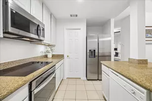 11711 Memorial Dr, Houston, TX 77024 - Photo 6