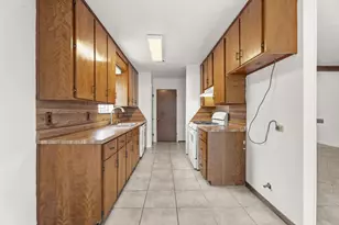 5406 Royal Oak Dr, Texas City, TX 77591 - Photo 6