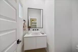 811 Thornton Rd, Houston, TX 77018 - Photo 12