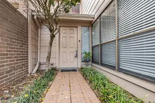 13740 Hollowgreen Dr, Houston, TX 77082 - Photo 2