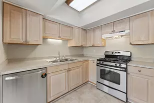 10556 Hammerly Blvd, Houston, TX 77043 - Photo 4