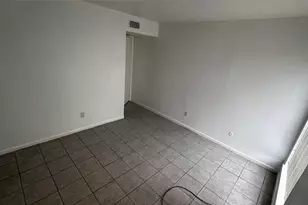 9090 S Braeswood Blvd, Houston, TX 77074 - Photo 20