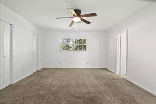 105 Alice St, Anahuac, TX 77514 - Photo 12