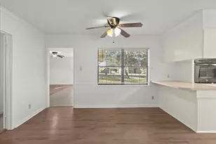 105 Alice St, Anahuac, TX 77514 - Photo 6