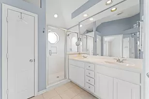 2411 Clippers Square, Houston, TX 77058 - Photo 22