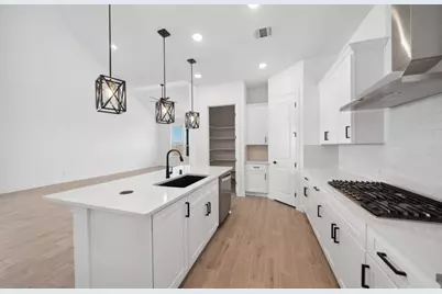 3013 Gleason Terrace Lane, Texas City, TX 77568 - Photo 6