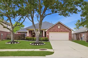 2821 Chinaberry Park Ln, League City, TX 77573 - Photo 2