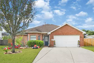 10602 Eagle Ct, Baytown, TX 77523 - Photo 1