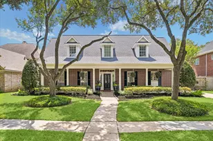 30 St Simons Ct, Sugar Land, TX 77479 - Photo 2