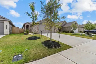1718 Portia Ln, Conroe, TX 77301 - Photo 2