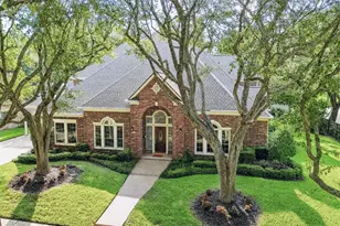 2702 Briar Knoll Ct, Sugar Land, TX 77479 - Photo 2