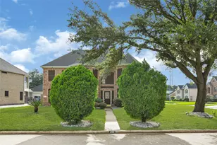 202 Cascade Pines Dr, Houston, TX 77049 - Photo 2