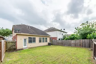 1702 Bonnyton Ln, Houston, TX 77014 - Photo 10
