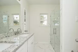 2811 Topiary Ln, Houston, TX 77014 - Photo 20