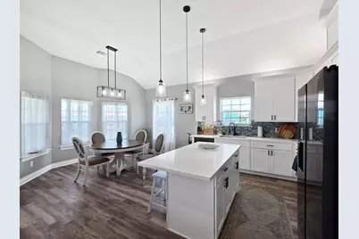 979 Fisherman Drive S, Crystal Beach, TX 77650 - Photo 8