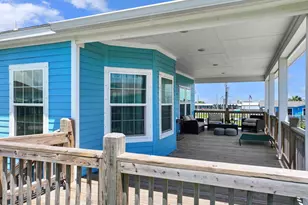 979 Fisherman Dr S, Crystal Beach, TX 77650 - Photo 24