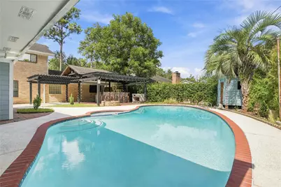2711 Williamsburg Drive, Dickinson, TX 77539 - Photo 10
