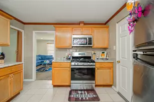 8651 Flossie Mae St, Houston, TX 77029 - Photo 16