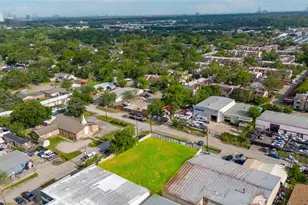 9221 Monsey Dr, Houston, TX 77063 - Photo 2