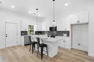 614 Austin St, West Columbia, TX 77486 - Photo 8