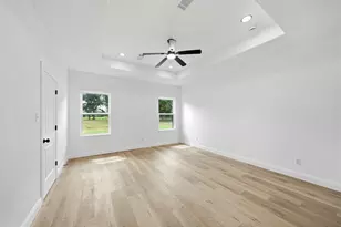 614 Austin St, West Columbia, TX 77486 - Photo 18