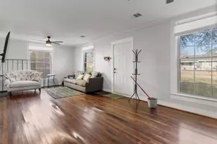 2520 1st St, Bay City, TX 77414 - Photo 8