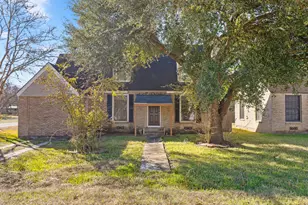 2520 1st St, Bay City, TX 77414 - Photo 2