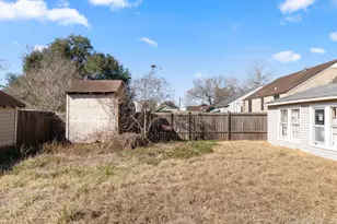 2520 1st St, Bay City, TX 77414 - Photo 24
