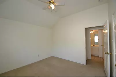 15307 Amesbury Lane, Sugar Land, TX 77478 - Photo 10