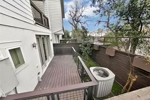 1750 W 23rd St, Houston, TX 77008 - Photo 36