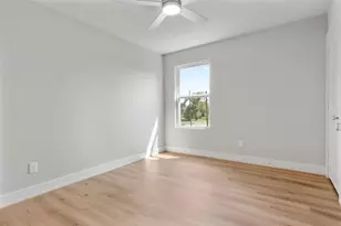 1222 E 33rd St, Houston, TX 77022 - Photo 12
