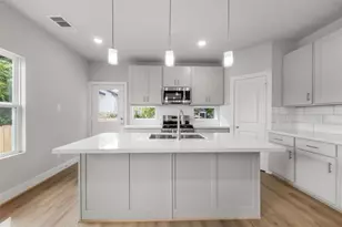 1222 E 33rd St, Houston, TX 77022 - Photo 6