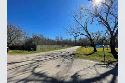 205 Sitka Drive, Angleton, TX 77515 - Photo 6