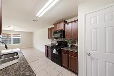 9438 Sapphire Creek Lane, Rosharon, TX 77583 - Photo 22