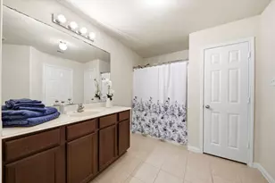 9438 Sapphire Crk Ln, Rosharon, TX 77583 - Photo 12