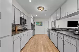 23 Harbor Ln, Kemah, TX 77565 - Photo 14