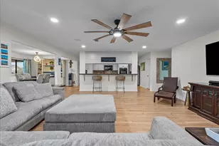 23 Harbor Ln, Kemah, TX 77565 - Photo 10