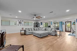 23 Harbor Ln, Kemah, TX 77565 - Photo 10