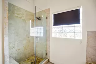 5841 Darling St, Houston, TX 77007 - Photo 34