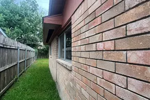 5410 Bungalow Ln, Houston, TX 77048 - Photo 4