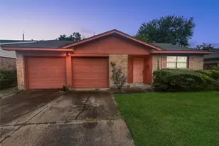 5410 Bungalow Ln, Houston, TX 77048 - Photo 1
